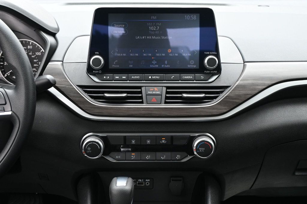 Nissan Altima photo 11