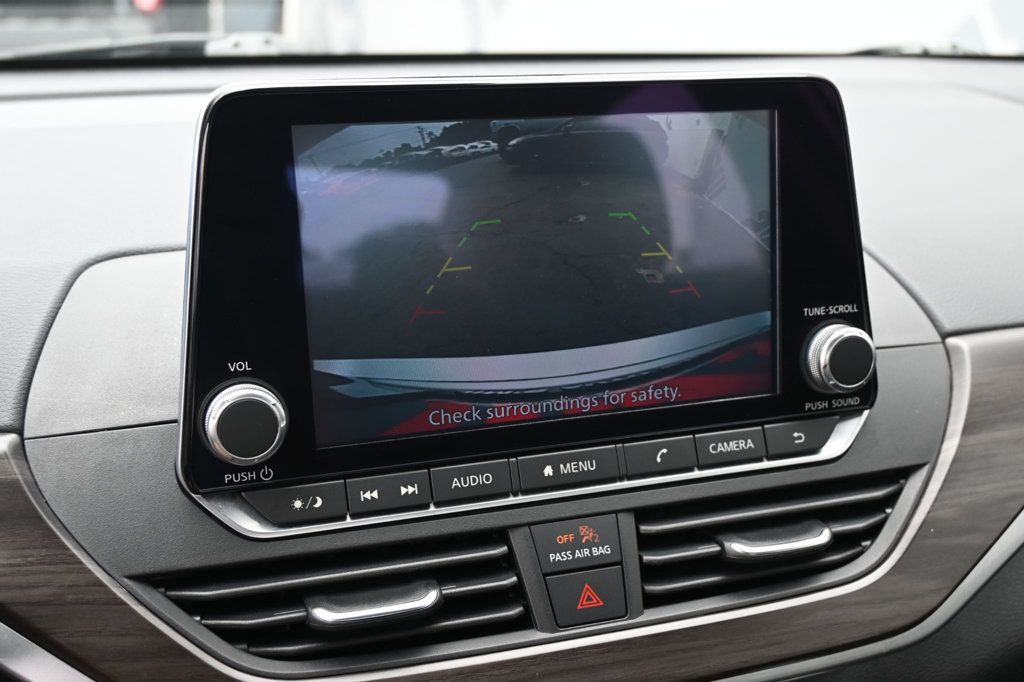 Nissan Altima photo 12