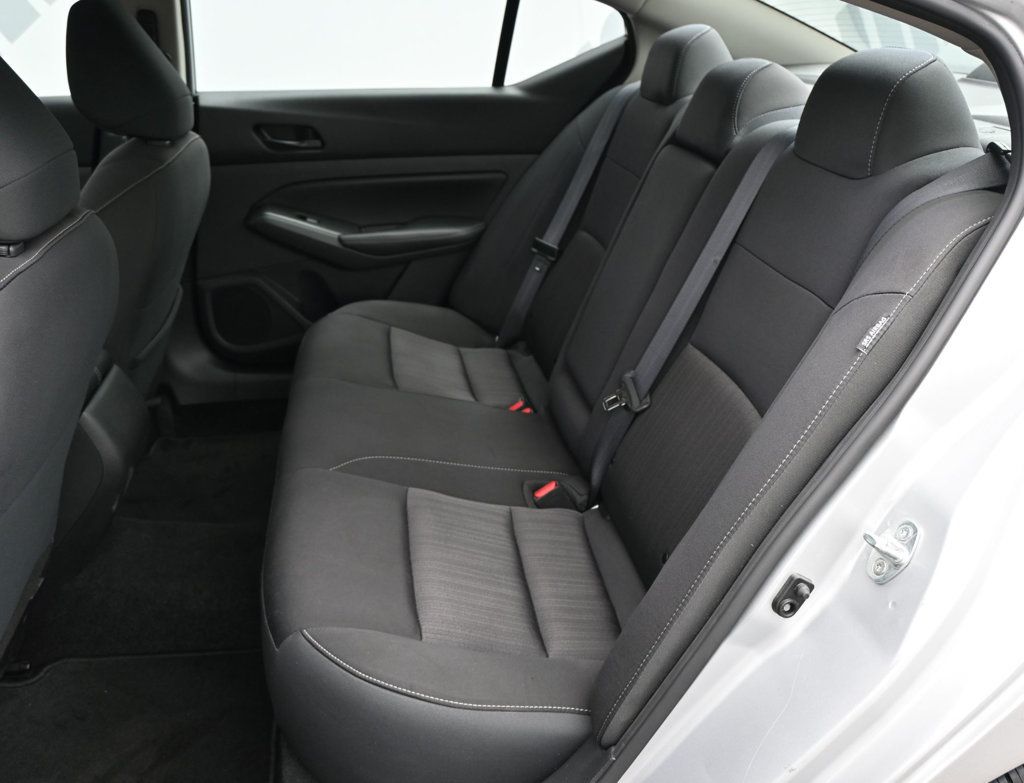 Nissan Altima photo 14