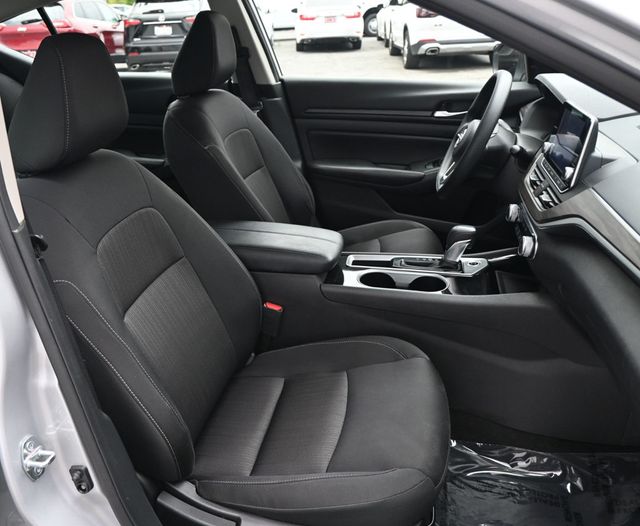 2024 Nissan Altima 2.5 SV Sedan - 23039692 - 14