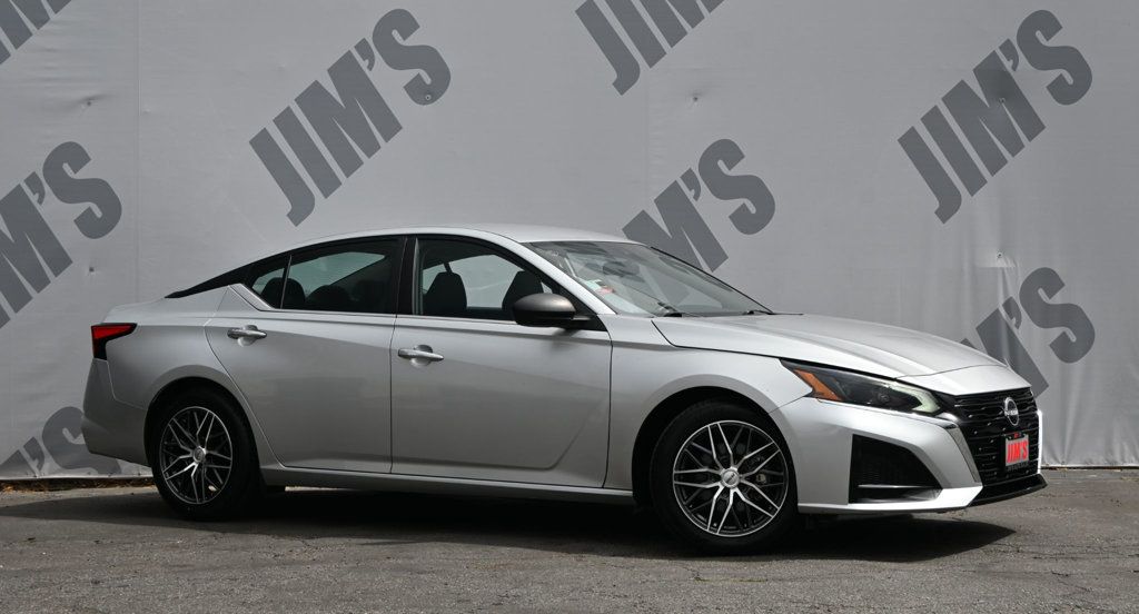 Nissan Altima photo 3