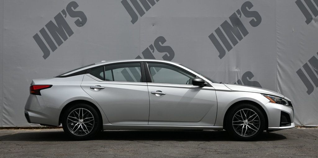 Nissan Altima photo 4