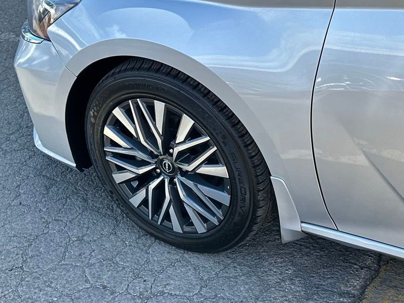 2024 Nissan Altima 2.5 SV Sedan - 22940783 - 11