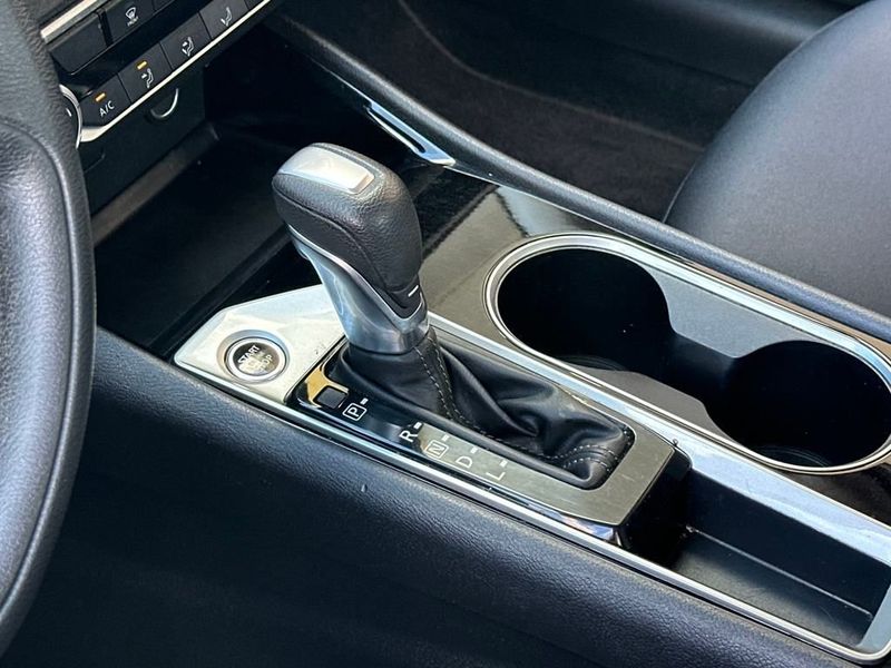 2024 Nissan Altima 2.5 SV Sedan - 22940783 - 18