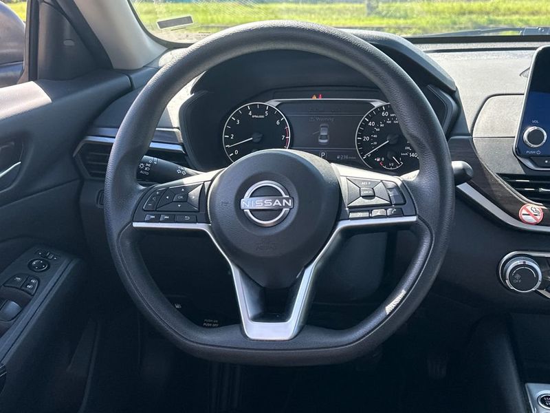 2024 Nissan Altima 2.5 SV Sedan - 23006661 - 17