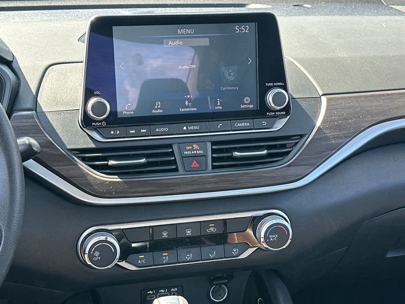 2024 Nissan Altima 2.5 SV Sedan - 23006694 - 15