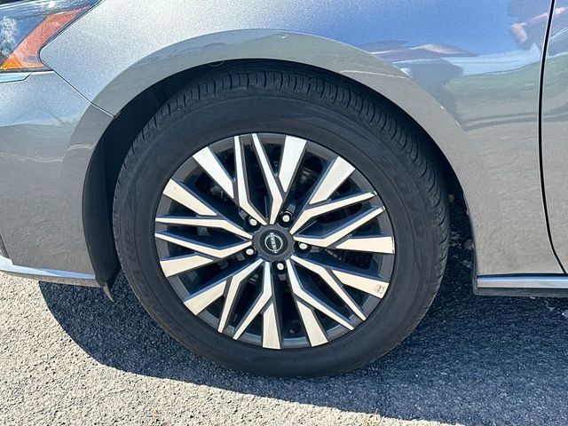 2024 Nissan Altima 2.5 SV Sedan - 23006696 - 11