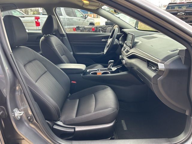 2024 Nissan Altima 2.5 SV Sedan - 22991629 - 14