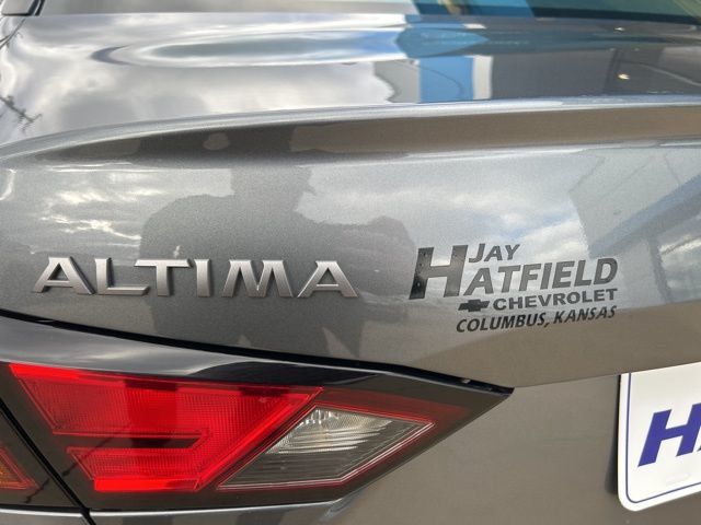 2024 Nissan Altima 2.5 SV Sedan - 22991629 - 17