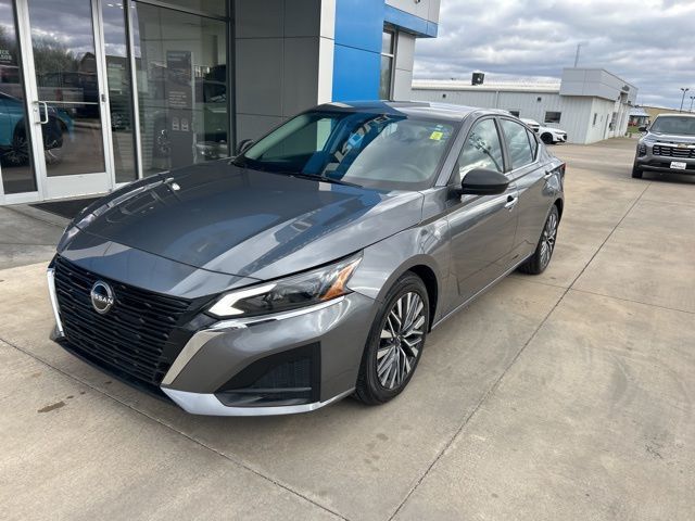 2024 Nissan Altima 2.5 SV Sedan - 22991629 - 1