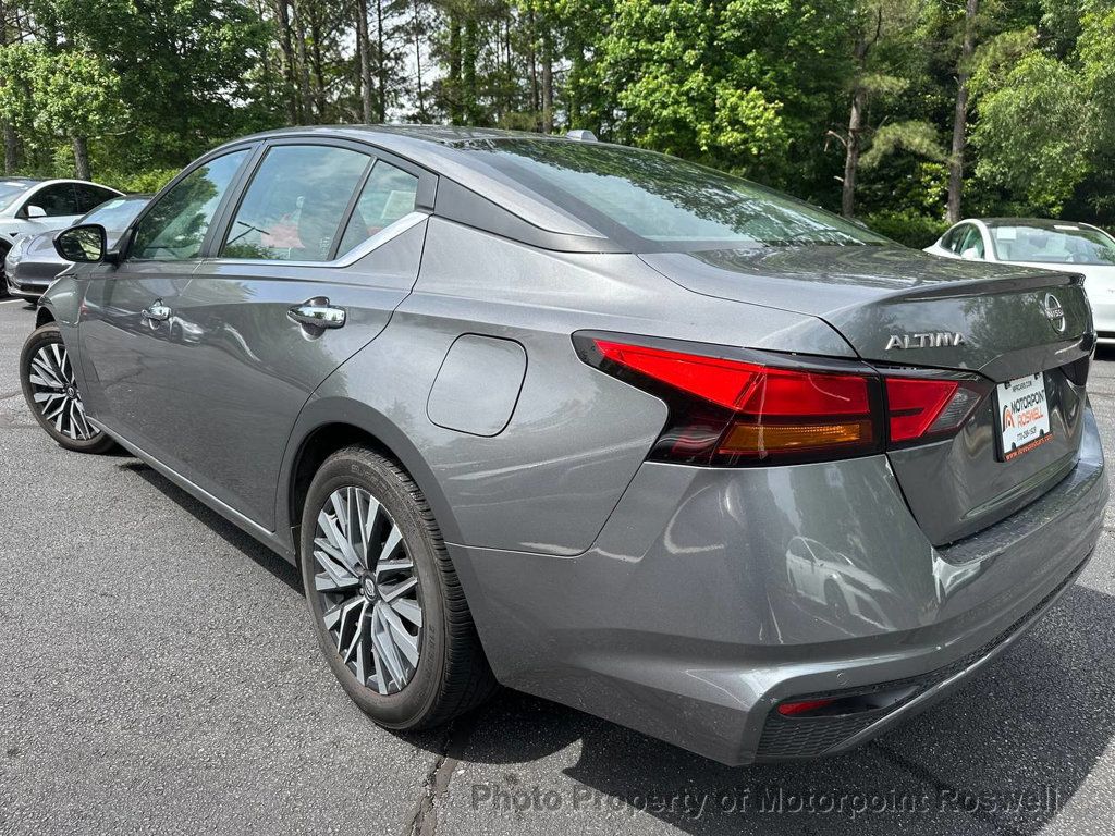 2024 Nissan Altima SV photo 2