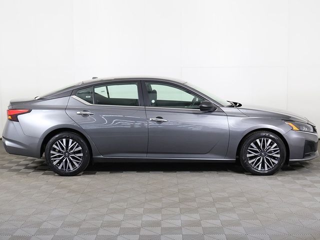 2024 Nissan Altima 2.5 SV Sedan - 22922886 - 14