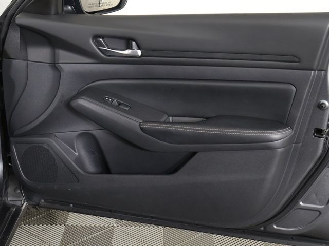 2024 Nissan Altima 2.5 SV Sedan - 22922886 - 19