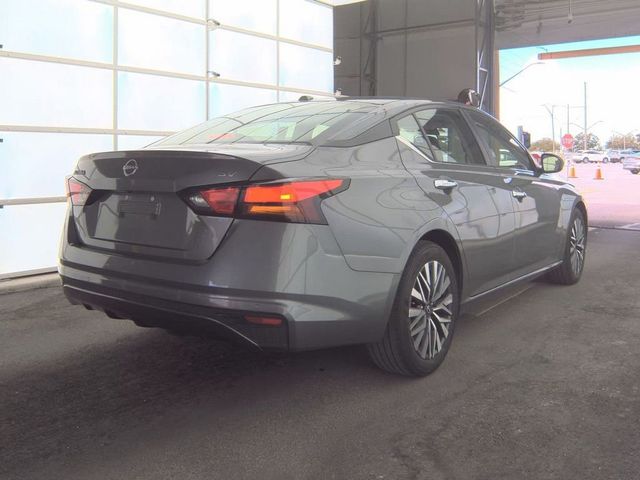 2024 Nissan Altima 2.5 SV Sedan - 22922886 - 3