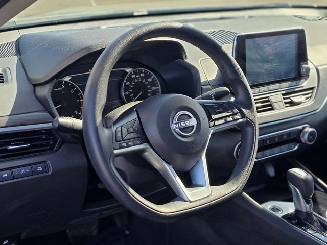 2024 Nissan Altima 2.5 SV Sedan - 22979154 - 10