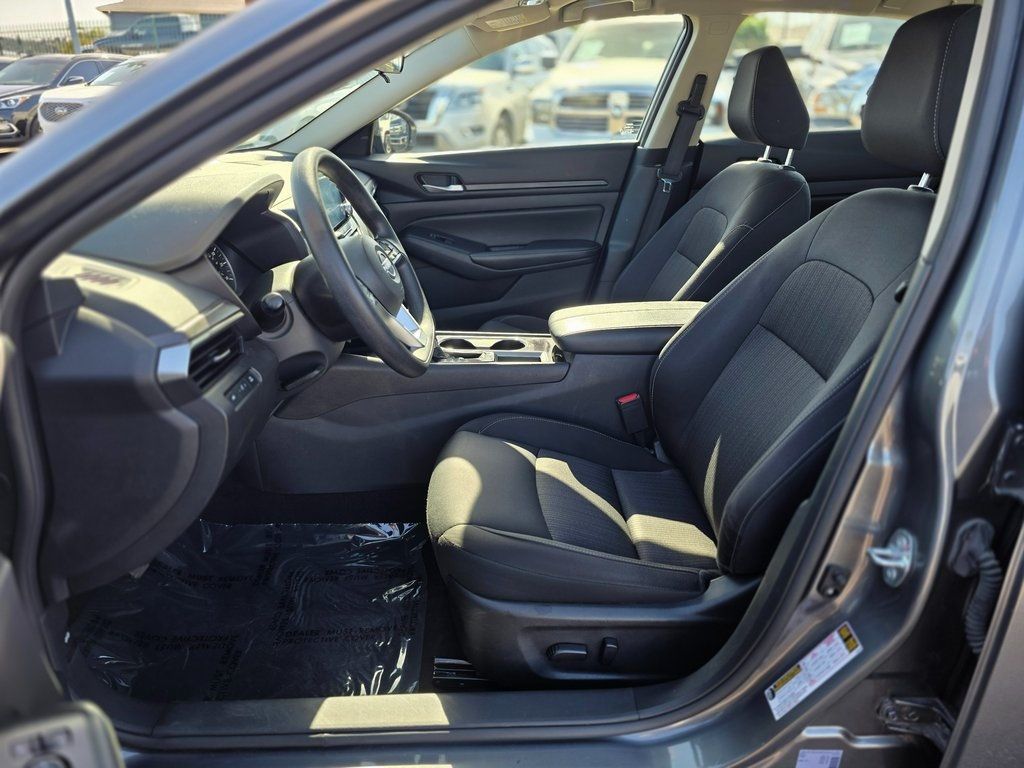 2024 Nissan Altima 2.5 SV Sedan - 22979154 - 11