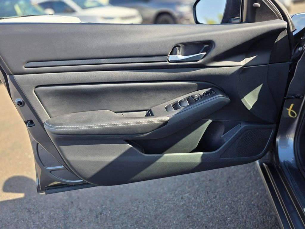 2024 Nissan Altima 2.5 SV Sedan - 22979154 - 17