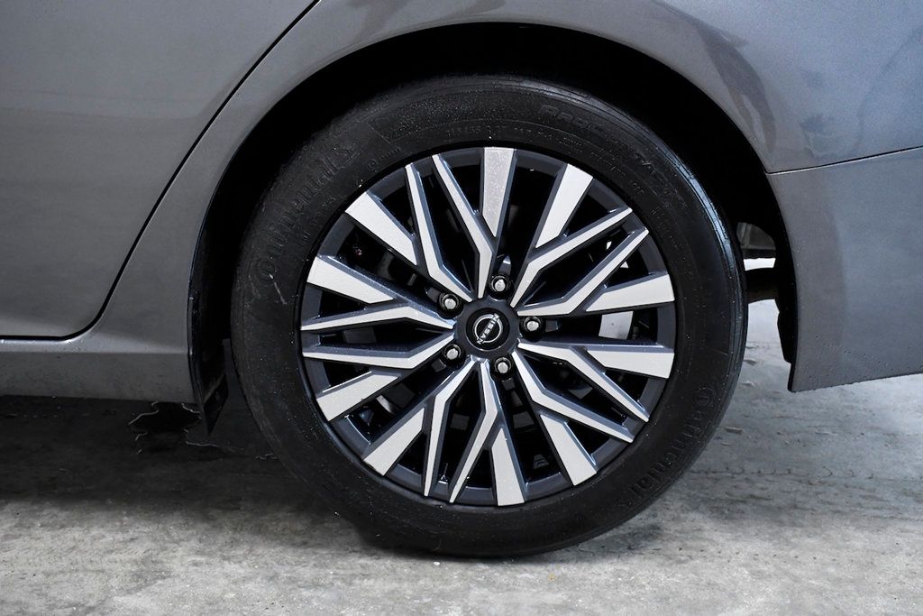 2024 Nissan Altima 2.5 SV Sedan - 22876726 - 11