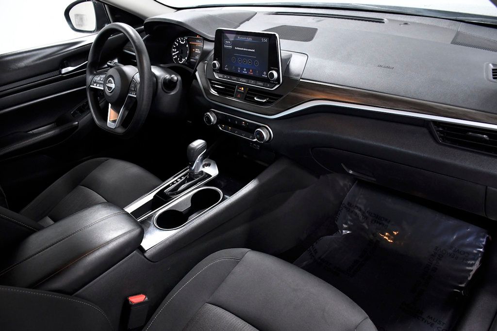 2024 Nissan Altima 2.5 SV Sedan - 22876726 - 16