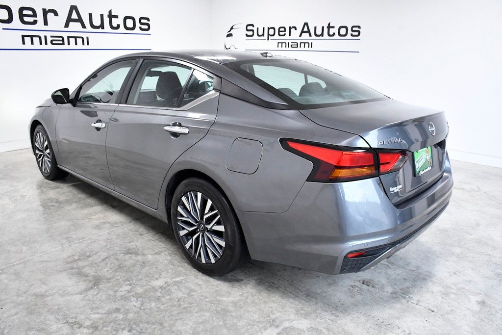 2024 Nissan Altima 2.5 SV Sedan - 22876726 - 5