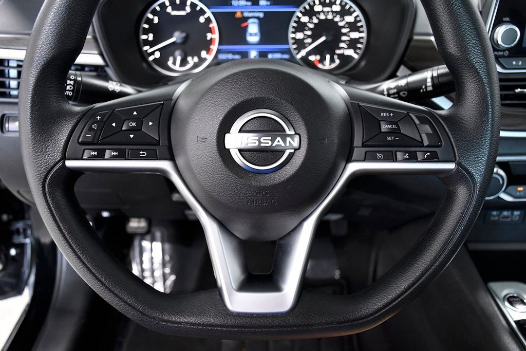 2024 Nissan Altima 2.5 SV Sedan - 22883581 - 19