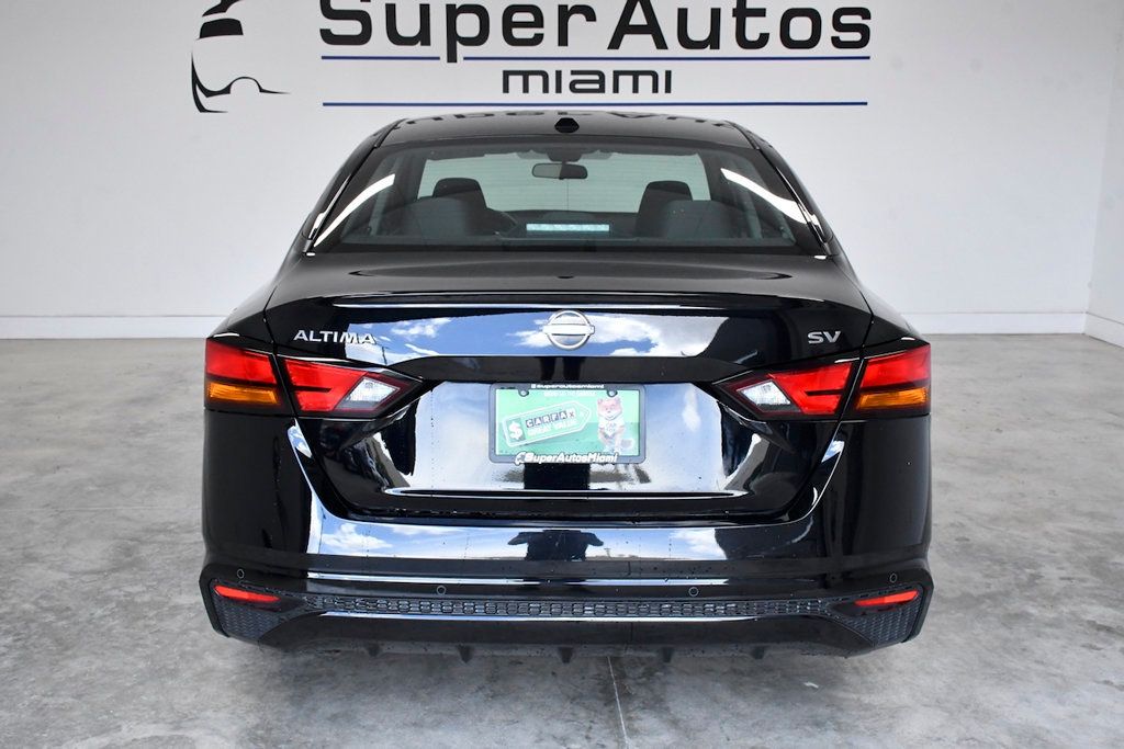 2024 Nissan Altima 2.5 SV Sedan - 22883581 - 4
