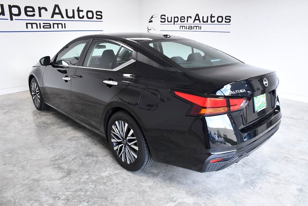 2024 Nissan Altima 2.5 SV Sedan - 22883581 - 5