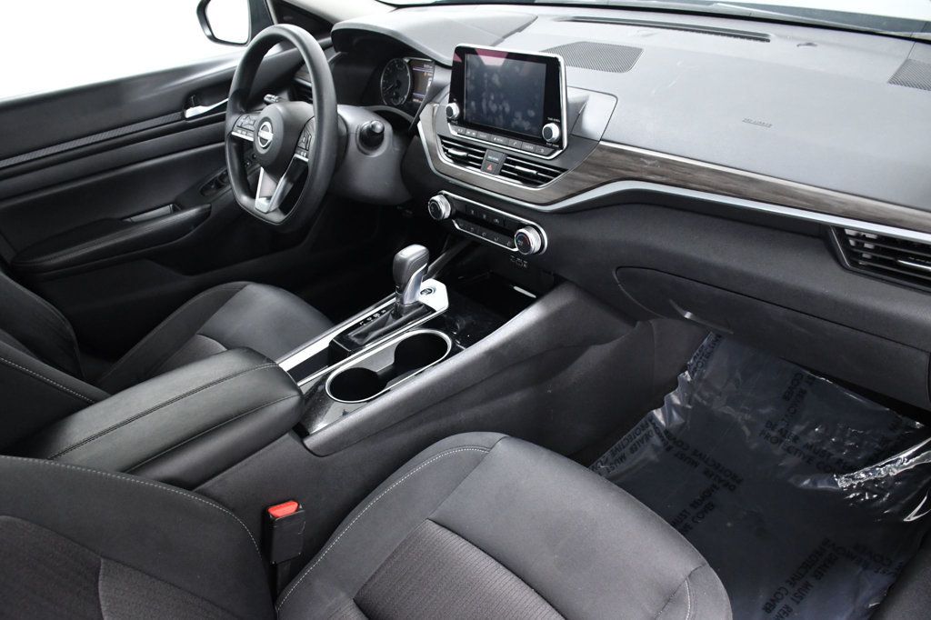 2024 Nissan Altima 2.5 SV Sedan - 22952588 - 16