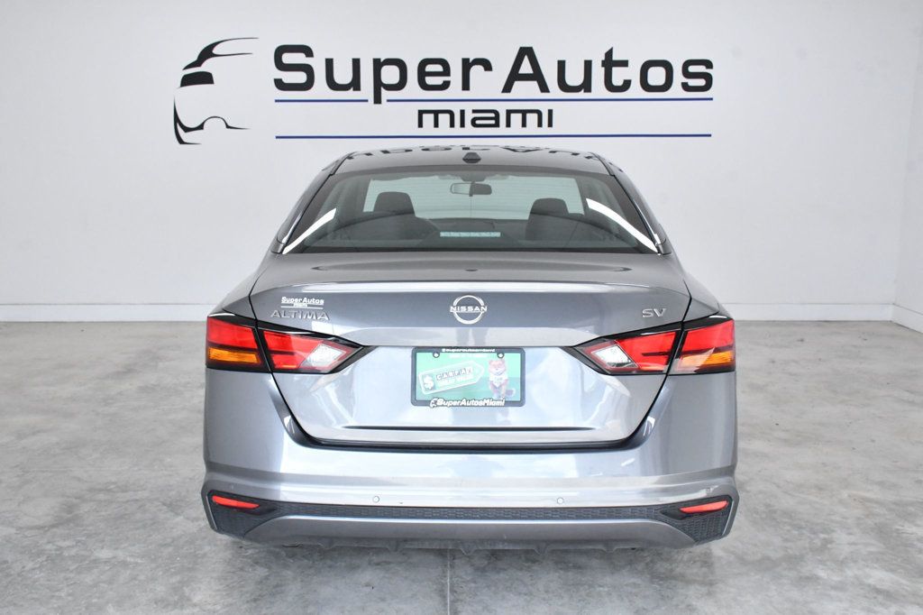 2024 Nissan Altima 2.5 SV Sedan - 22952588 - 4