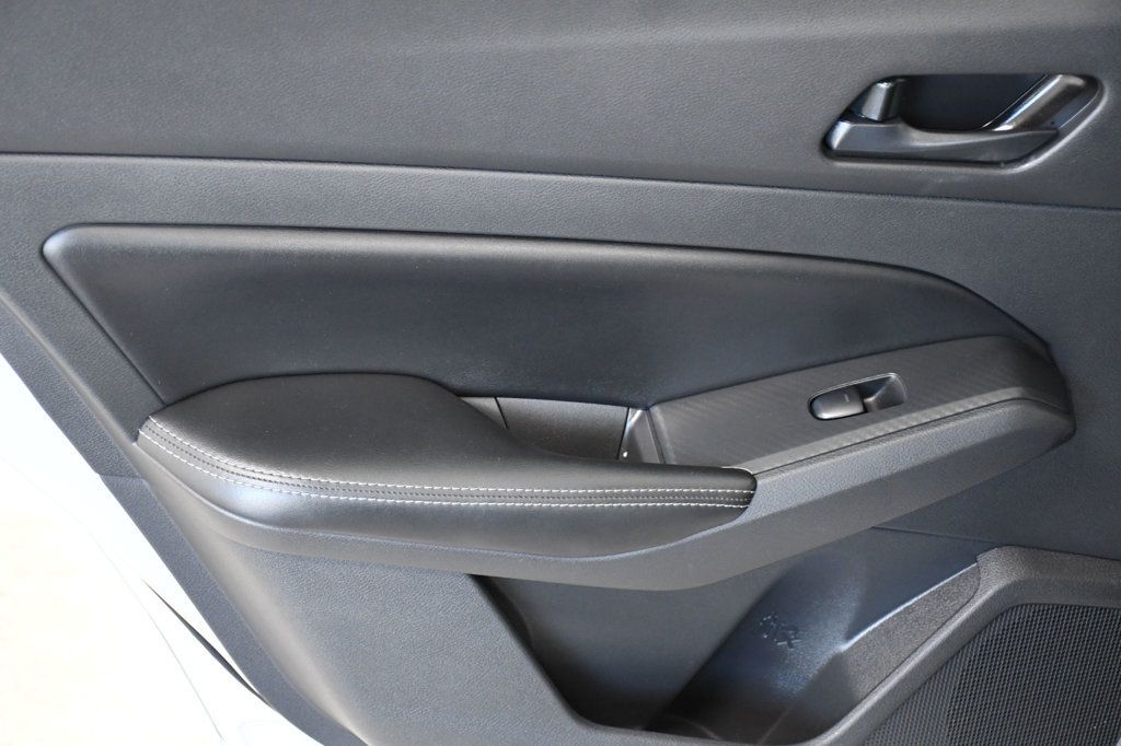 2024 Nissan Altima 2.5 SV Sedan - 22978523 - 10