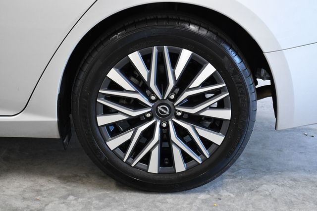 2024 Nissan Altima 2.5 SV Sedan - 22978523 - 11