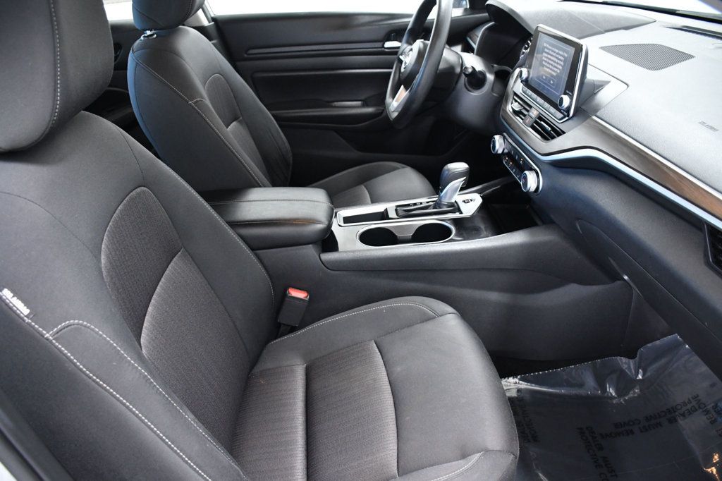 2024 Nissan Altima 2.5 SV Sedan - 22978523 - 15