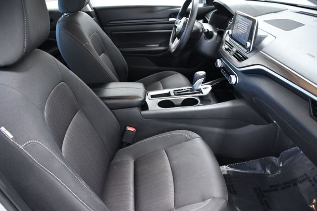 2024 Nissan Altima 2.5 SV Sedan - 22978523 - 15