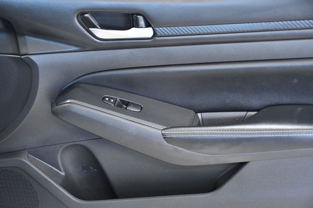 2024 Nissan Altima 2.5 SV Sedan - 22978523 - 17