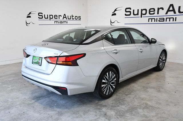 2024 Nissan Altima 2.5 SV Sedan - 22978523 - 3