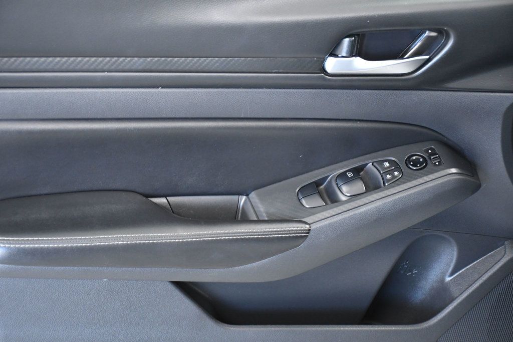 2024 Nissan Altima 2.5 SV Sedan - 22978523 - 8