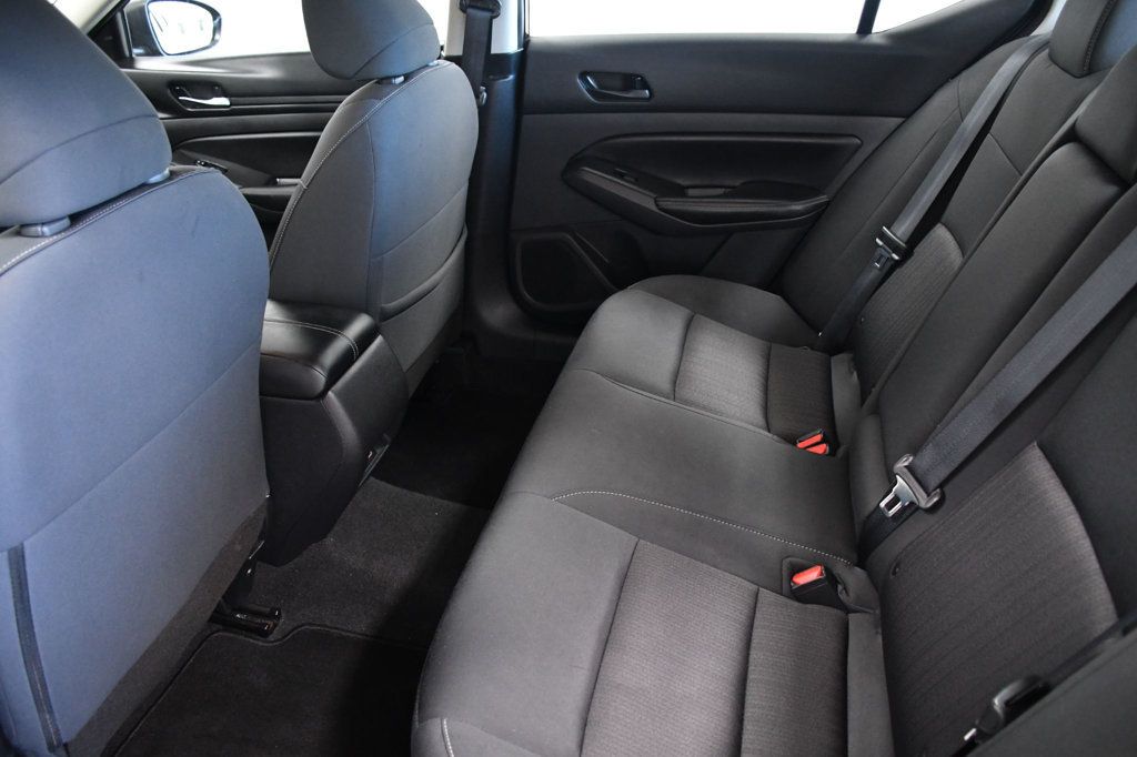 2024 Nissan Altima 2.5 SV Sedan - 22978526 - 9