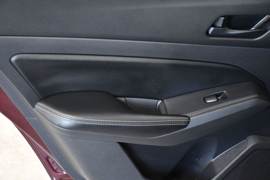 2024 Nissan Altima 2.5 SV Sedan - 22978526 - 10