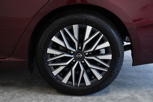 2024 Nissan Altima 2.5 SV Sedan - 22978526 - 11