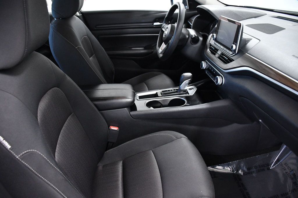 2024 Nissan Altima 2.5 SV Sedan - 22978526 - 15