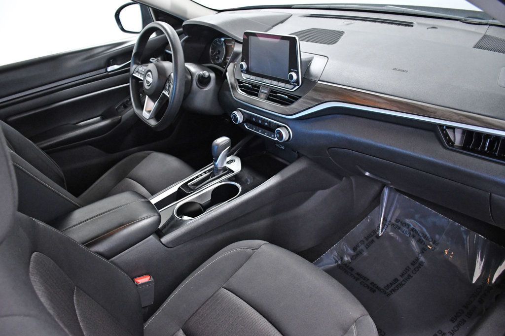 2024 Nissan Altima 2.5 SV Sedan - 22978526 - 16