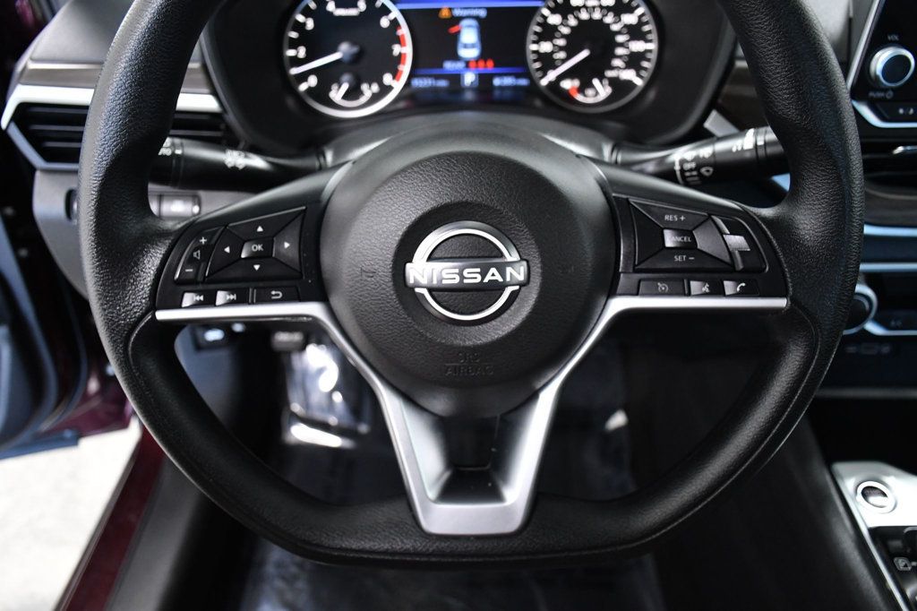 2024 Nissan Altima 2.5 SV Sedan - 22978526 - 19