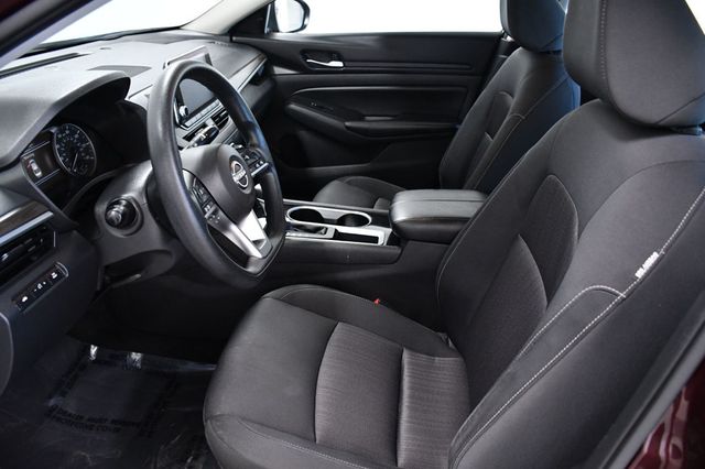 2024 Nissan Altima 2.5 SV Sedan - 22978526 - 6