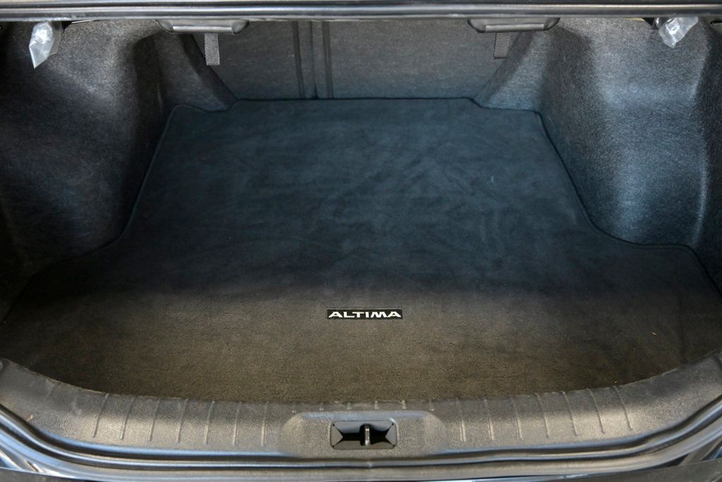2024 Nissan Altima 2.5 SV Sedan - 23028794 - 12