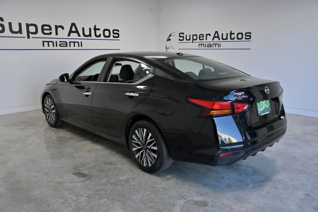 2024 Nissan Altima 2.5 SV Sedan - 23028794 - 5