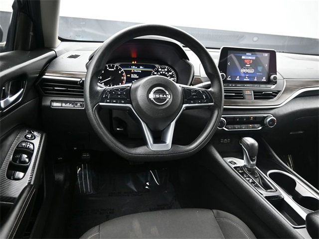 2024 Nissan Altima 2.5 SV Sedan - 22960916 - 18