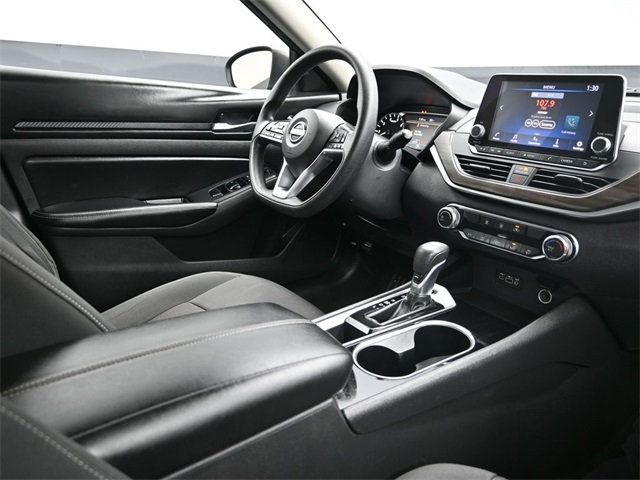 2024 Nissan Altima 2.5 SV Sedan - 22960916 - 19
