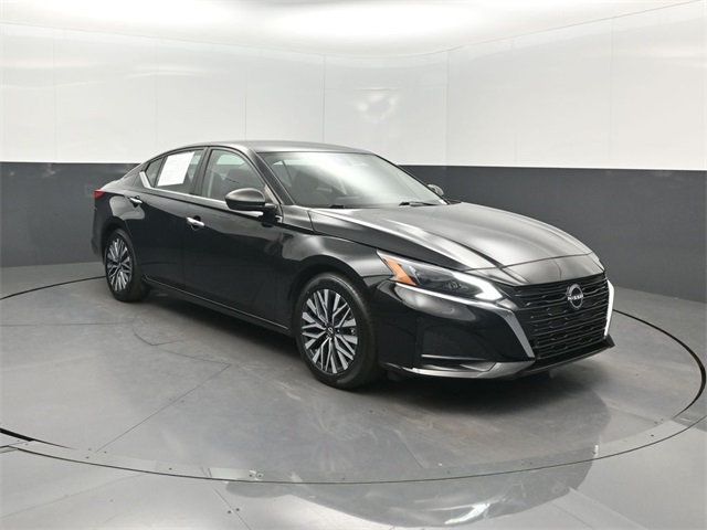 2024 Nissan Altima 2.5 SV Sedan - 22960916 - 36