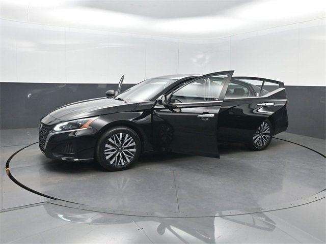 2024 Nissan Altima 2.5 SV Sedan - 22960916 - 38