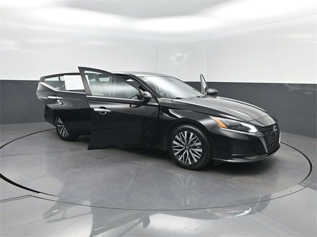 2024 Nissan Altima 2.5 SV Sedan - 22960916 - 40